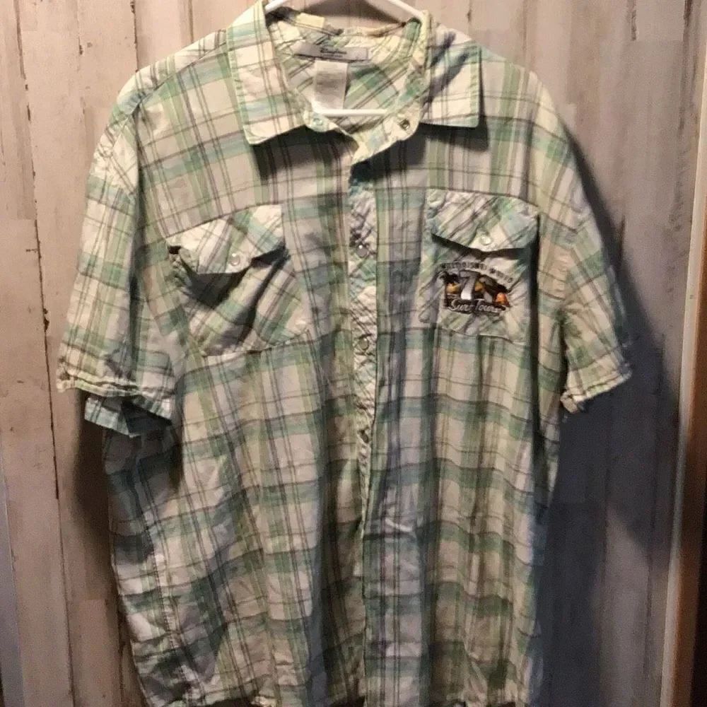 Shirt snap Walt Disney world surf tour size XXL